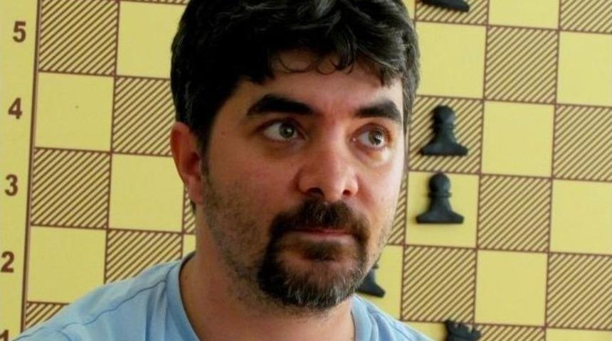 Satrancın B&uuml;y&uuml;k Ustası, &Ccedil;eşme&rsquo;de Ders Verdi