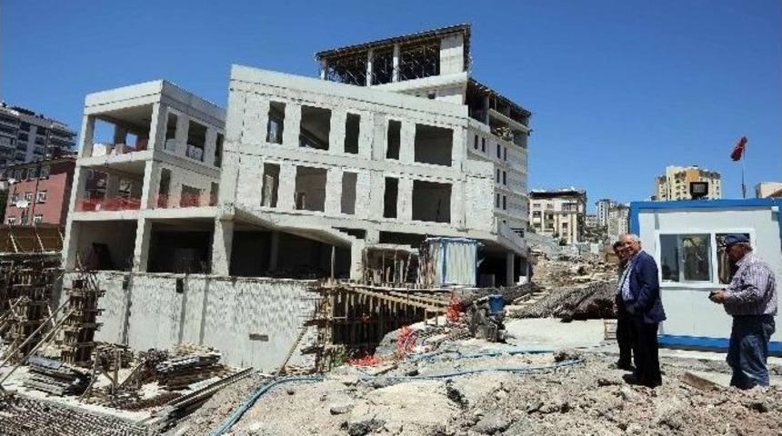 Başkan Yaşar Sokakları Arşınladı