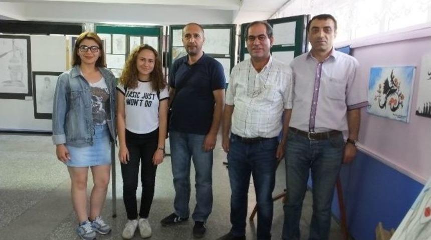 Burhaniye Anadolu Lisesinde Yılsonu Sergisi