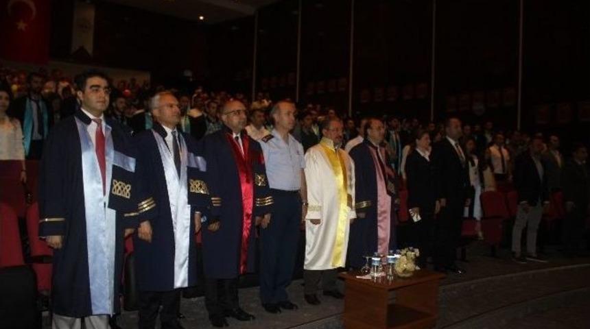 Er&uuml; Sivil Havacılık Y&uuml;kseokulu&rsquo;nda Mezuniyet Sevinci