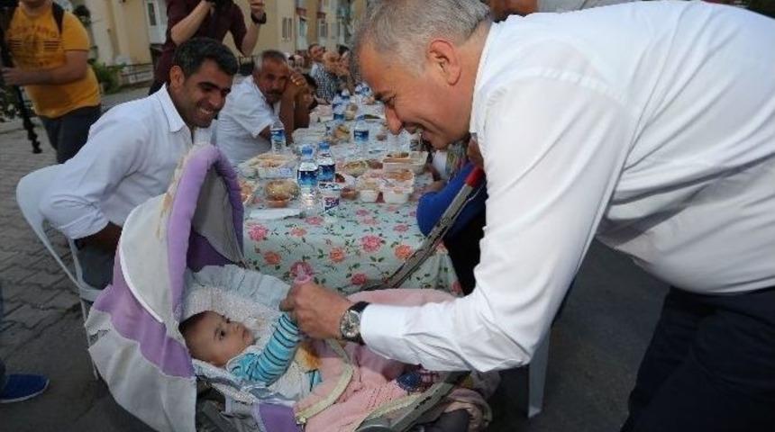 Başkan Zolan, Mahalle İftarına Katıldı