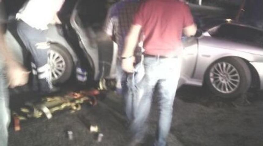 Hurdaya D&ouml;nen Otomobil, 2 Kişiye Mezar Oldu