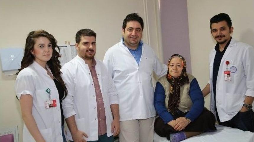 Karnındaki Dev Kitleyle 18 Yıl Yaşadı