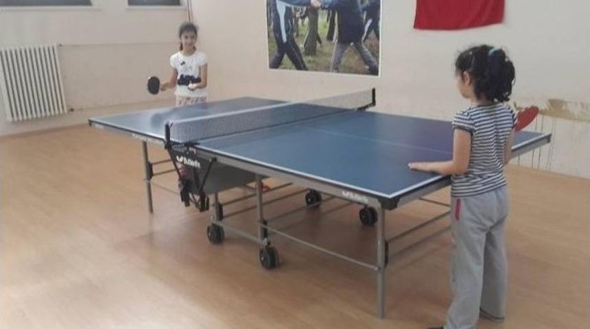 Gebze&rsquo;de K&uuml;&ccedil;&uuml;k &Ccedil;ocuklara Masa Tenisi Eğitimi Veriliyor