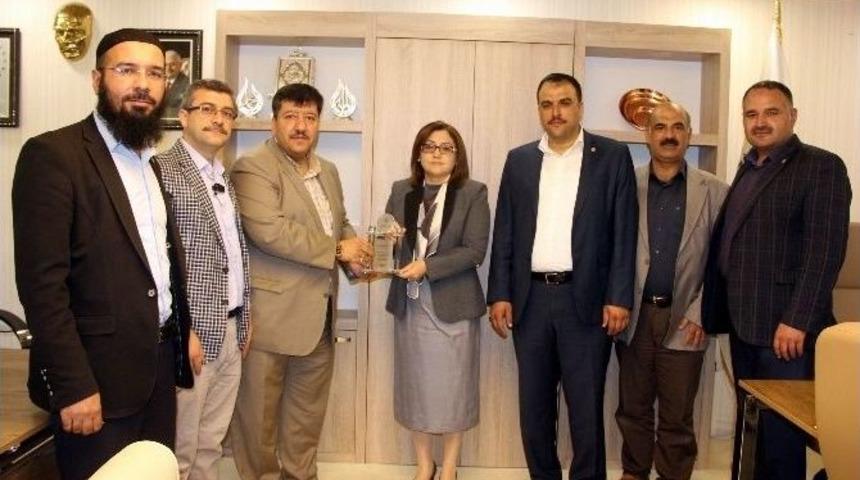 Semerkant Vakfı Y&ouml;neticilerinden Fatma Şahin&rsquo;e Ziyaret