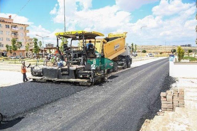 Şehitkamil’de Açılan Yollar Asfaltlanıyor