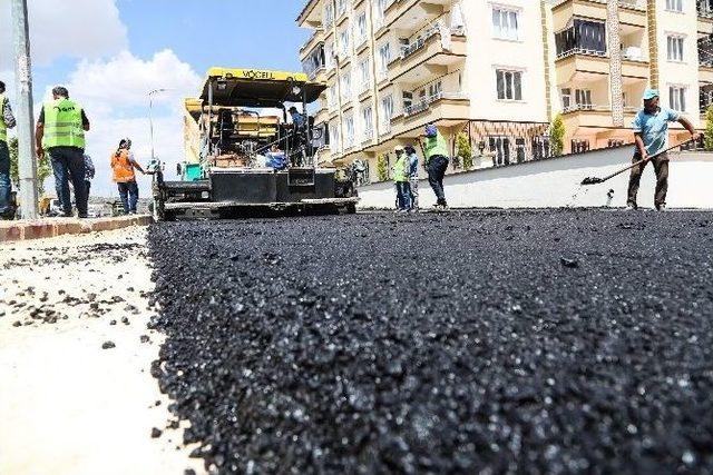 Şehitkamil’de Açılan Yollar Asfaltlanıyor