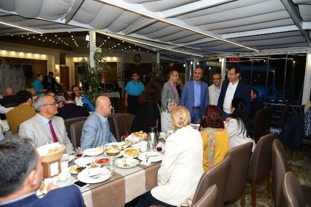 Beylikdüzü İlçe Protokolü Sahurun Bereketini Paylaştı