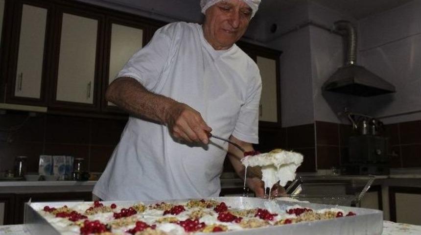 Sofraların En Tatlı Sabrı: G&uuml;lla&ccedil;