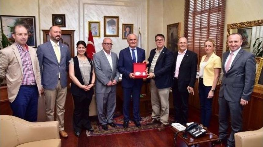 Kızılay Samsun Şubesi Y&ouml;netimi, Başkan Yılmaz&rsquo;ı Ziyaret Etti