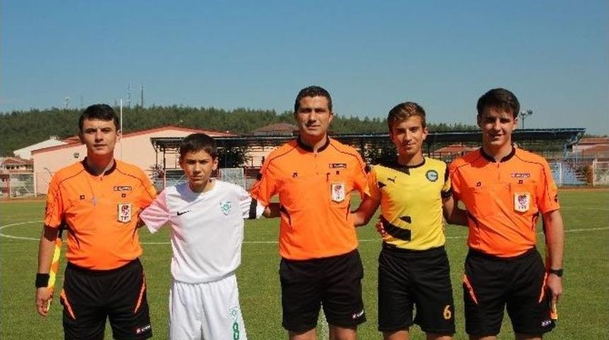 U13 T&uuml;rkiye Şampiyonasında Hakemler 15 Dakika Arayla İki Ma&ccedil;a &Ccedil;ıktı