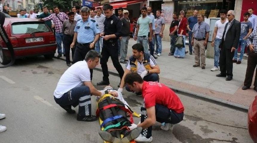 Yoldan Geçen Yayaya Araç Çarptı: 1 Yaralı