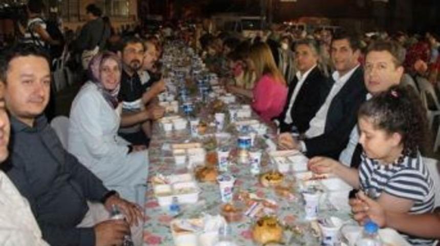 İl Başkanı Filiz, Mahalle İftar Programlarına Katılıyor