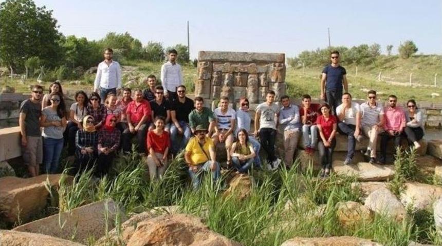 Hatay&rsquo;tan Beyşehir&rsquo;e Gelen &Uuml;niversite &Ouml;ğrencileri Endemik Bitkileri İnceledi