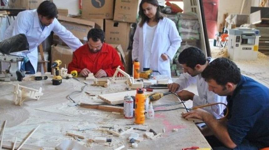 Be&uuml; Ahşap Oyuncak &Uuml;retmeye Başladı