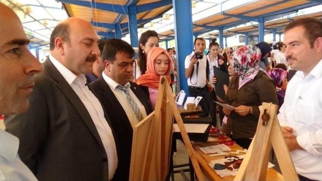 Osmaneli&rsquo;de Ortaokul Ve Lise &Ouml;ğrencileri Bilim Fuarında H&uuml;nerlerini Sergilediler