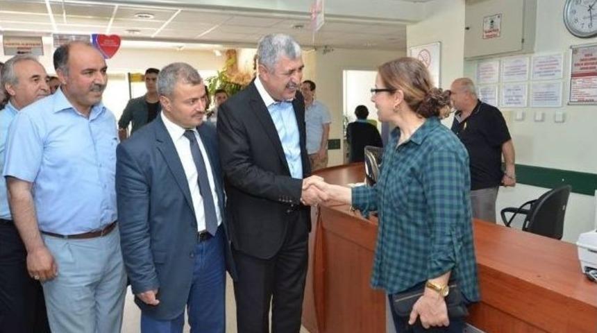 Başkan Polat&rsquo;tan S&uuml;nnet Olan &Ccedil;ocuklara Ziyaret