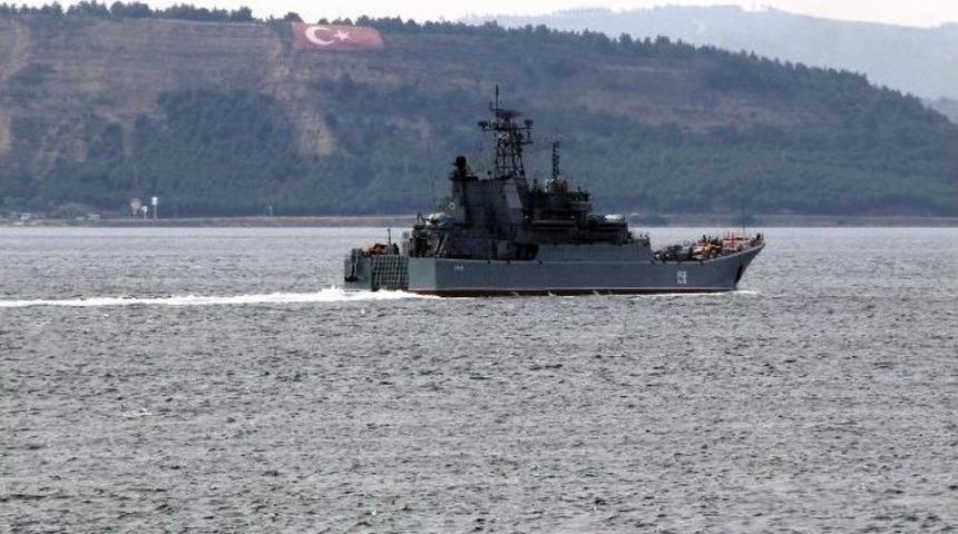 Rus Savaş Gemisi &Ccedil;anakkale Boğazı&rsquo;ndan Ge&ccedil;ti