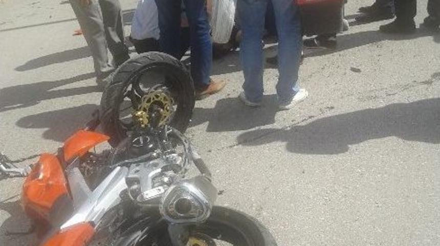 Tokat&rsquo;ta Motosiklet Kazası: 2 Yaralı