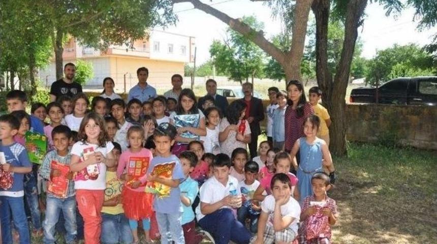 Bismil&rsquo;de 60 &Ouml;ğrenciye Hediye Paketi 200 &Ouml;ğrenciye Kitap Dağıldı