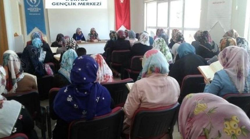 Gen&ccedil;lik Merkezinde Kadın Ve Erkeklere Kuran-ı Kerim Dersleri
