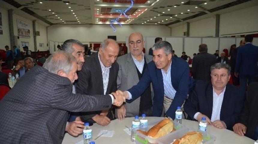Vedat Demir&ouml;z Tatvan Belediyesinin İftar Yemeğine Katıldı