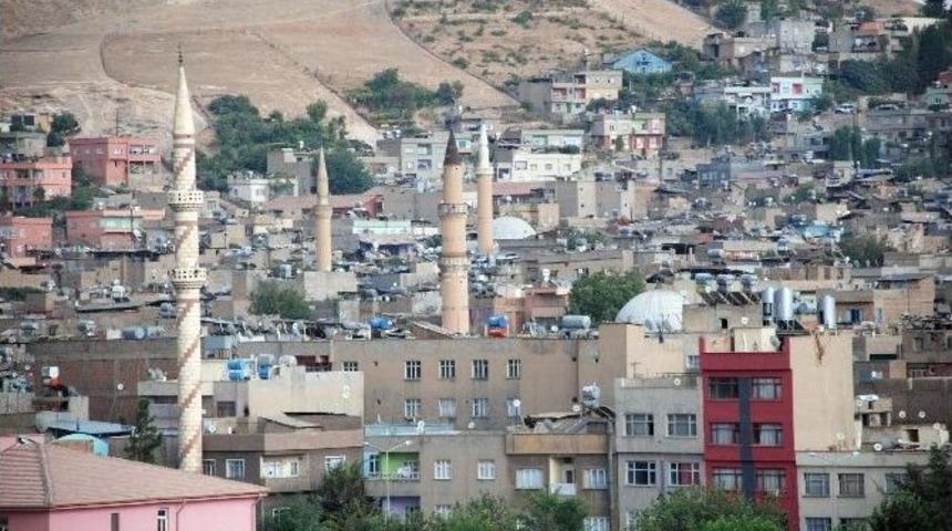 Siirt&rsquo;te 5&rsquo;er Dakika Arayla İki Defa Ezan Okundu