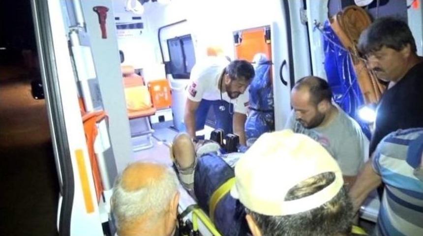 Ağa&ccedil;tan D&uuml;şen Adam D&uuml;şt&uuml;ğ&uuml; Dere Kenarında İki Saat Mahsur Kaldı