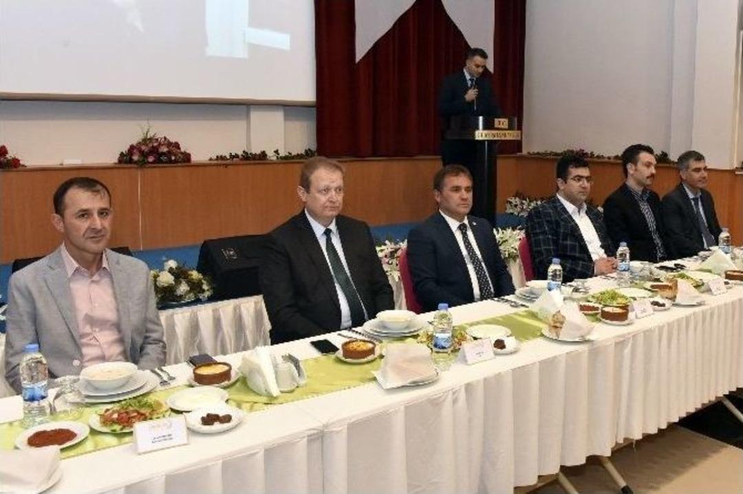 Vali Yavuz&rsquo;a Veda Yemeği