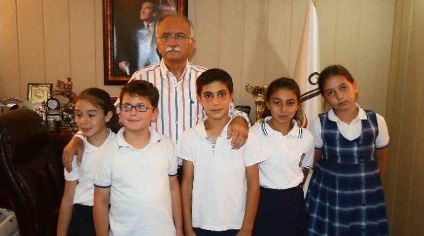 Başkan Karabağ İlkokul &Ouml;ğrencilerini Ağırladı