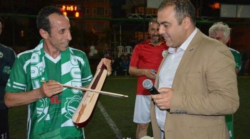 &lsquo;takoz Recep&rsquo; G&ouml;rele&rsquo;de Halı Saha Turnuvasında Ortaya &Ccedil;ıktı