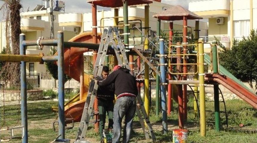 Silifke&rsquo;de Parklar Bakıma Alındı