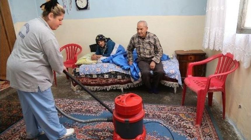 Ramazan&rsquo;da Vefa İle Y&uuml;zler G&uuml;l&uuml;yor