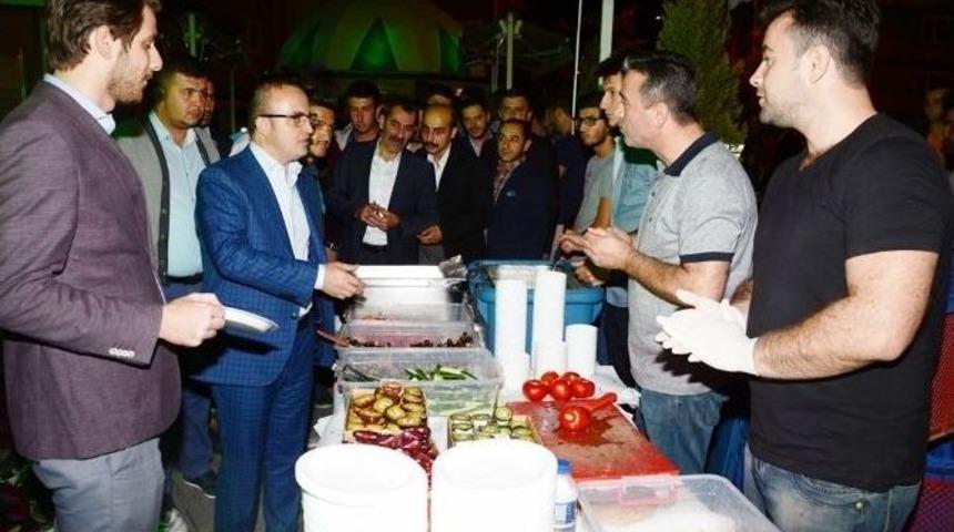 Turan, Gen&ccedil;lerle Sahur Yaptı