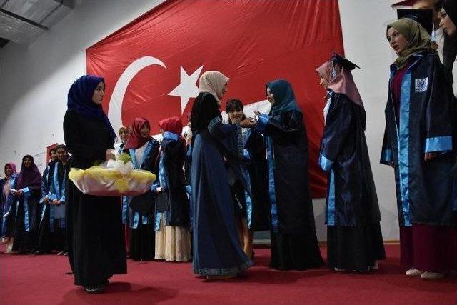 Atakum Anadolu İmam Hatip Lisesi’nde Mezuniyet Coşkusu