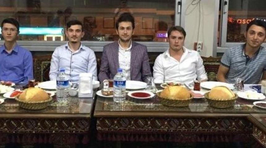 Gen&ccedil;lik Sahurda Buluşuyor