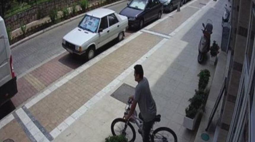 Kendisine Yardım Eden İmama Tuzak Kurdu