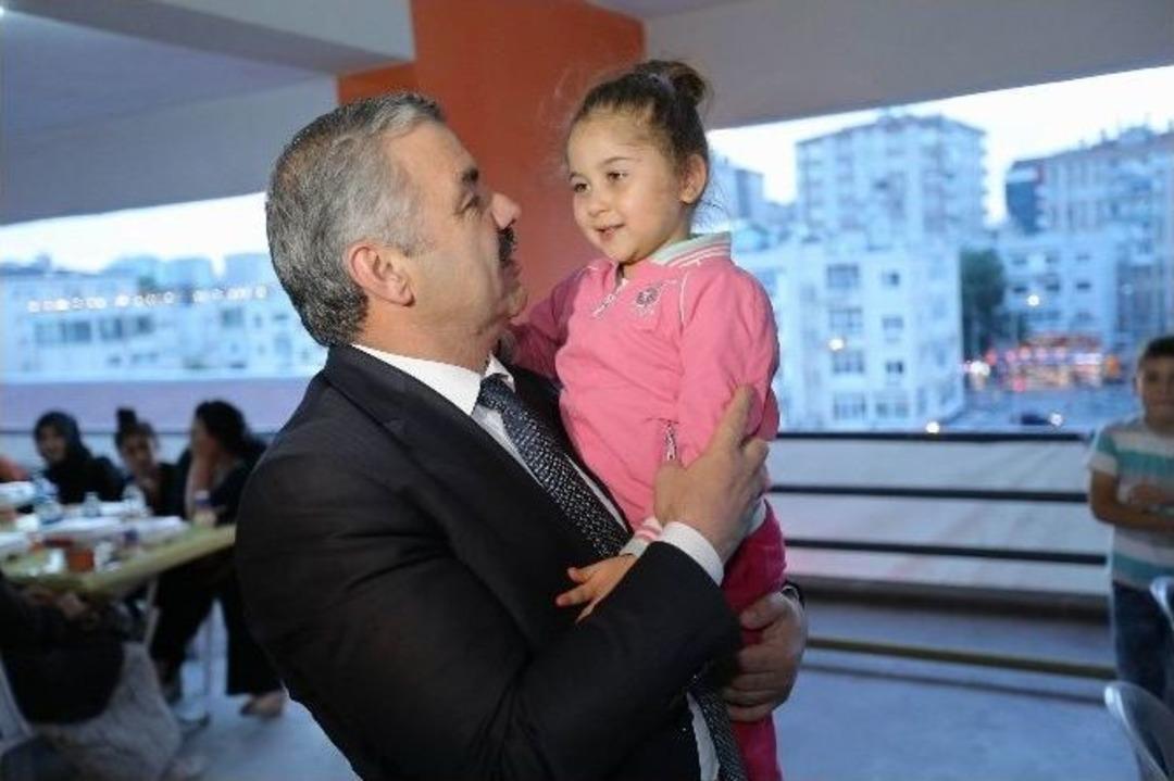 Başkan Mustafa &Ccedil;elik Ve Eşi İkbal &Ccedil;elik İftar Ziyaretlerinde