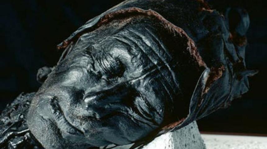 &Ouml;l&uuml; değil sanki ger&ccedil;ek!