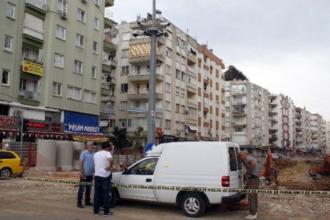 Antalya&rsquo;da Plakasız Kamyonet Paniği