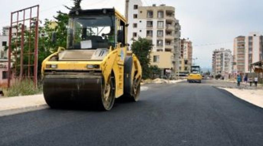 Erdemli&rsquo;de Yol &Ccedil;alışmaları S&uuml;r&uuml;yor