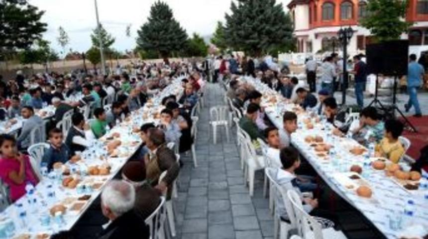 Malatya B&uuml;y&uuml;kşehir Belediyesi&rsquo;nden Ramazan&rsquo;da Binlerce Aileye Yardım