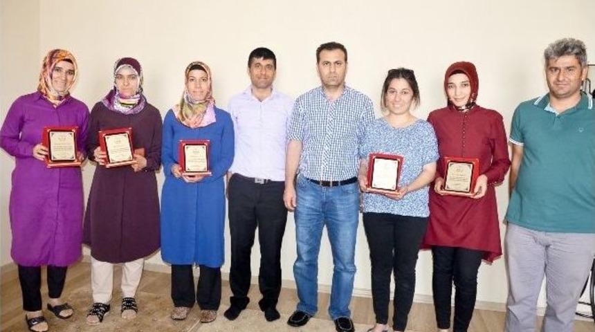Hayme Anaokulu &Ouml;ğretmenlerine Plaket