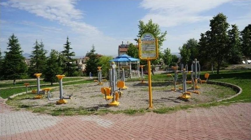 Bah&ccedil;elievler &Ccedil;ocuk Oyun Alanı Ve Dinlenme Parkı Yenilendi