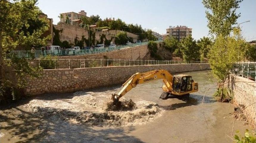 Tohma &Ccedil;ayı Temizleniyor