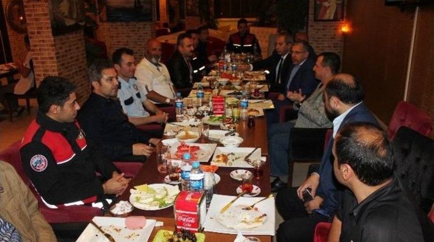 Vali Alpman Polislerle Sahurda Buluştu