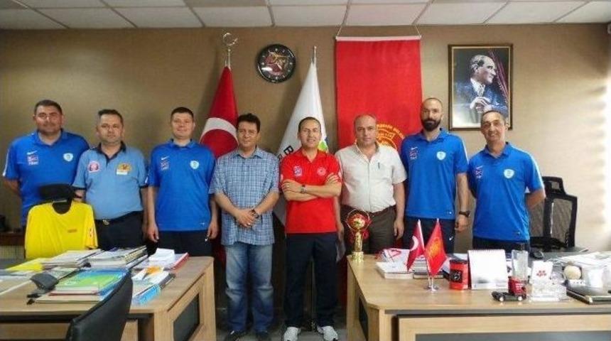 Balıkesir B&uuml;y&uuml;kşehir Belediyespor&rsquo;da Kupa Sevinci