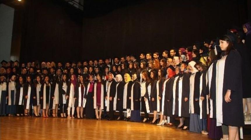 Er&uuml; Sağlık Bilimleri Fak&uuml;ltesi&rsquo;nde Mezuniyet Sevinci