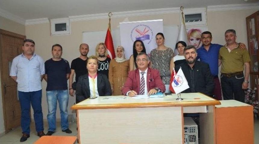 17 Kuaför Belgelerini Aldı