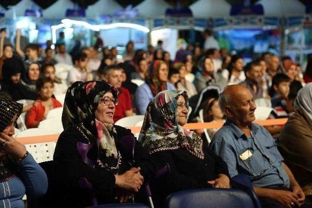 Prof. Dr. Sırma: “gençler Barcelona Takımı Kadar Peygamber Efendimizi Tanımıyor”